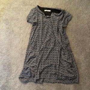 Black and off-white short-sleeved dress